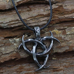 TRISKELION VIKING NECKLACE - HORNS OF ODIN